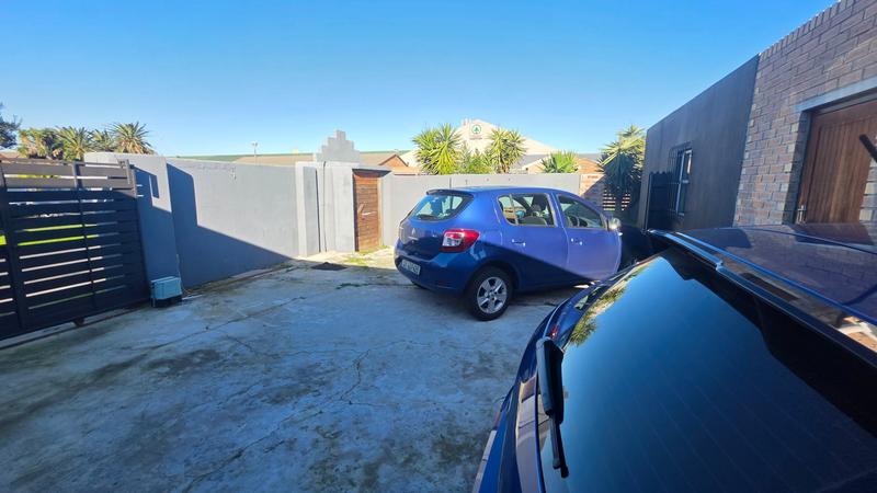 4 Bedroom Property for Sale in Glenwood Western Cape
